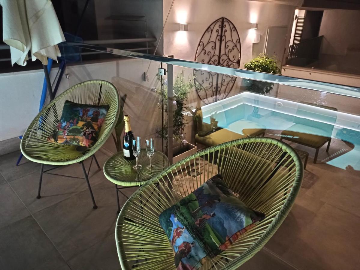 Apartament Luxury Penthouse With Private Pool Setas Monument